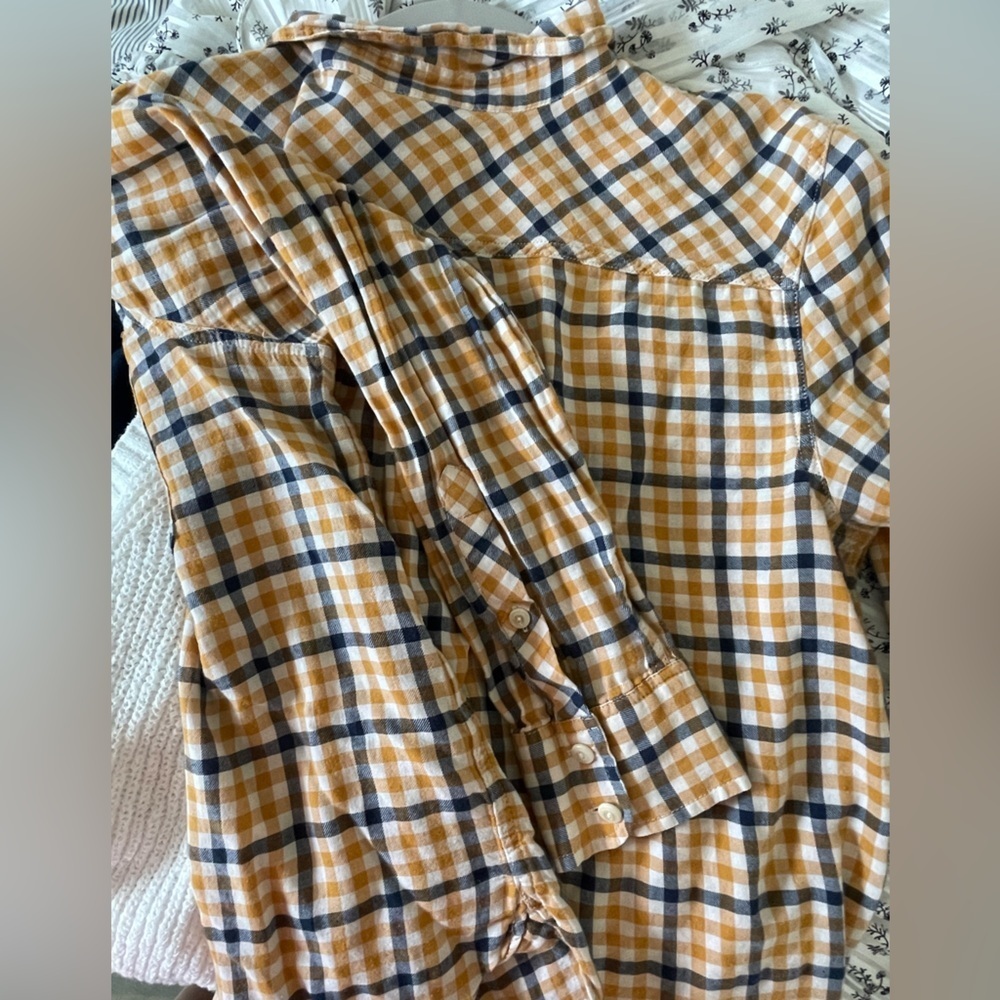 J. Crew Women’s Boyfriend Flannel Shirt Yellow Navy Plaid Pockets Button Up Top - Picture 3 of 7